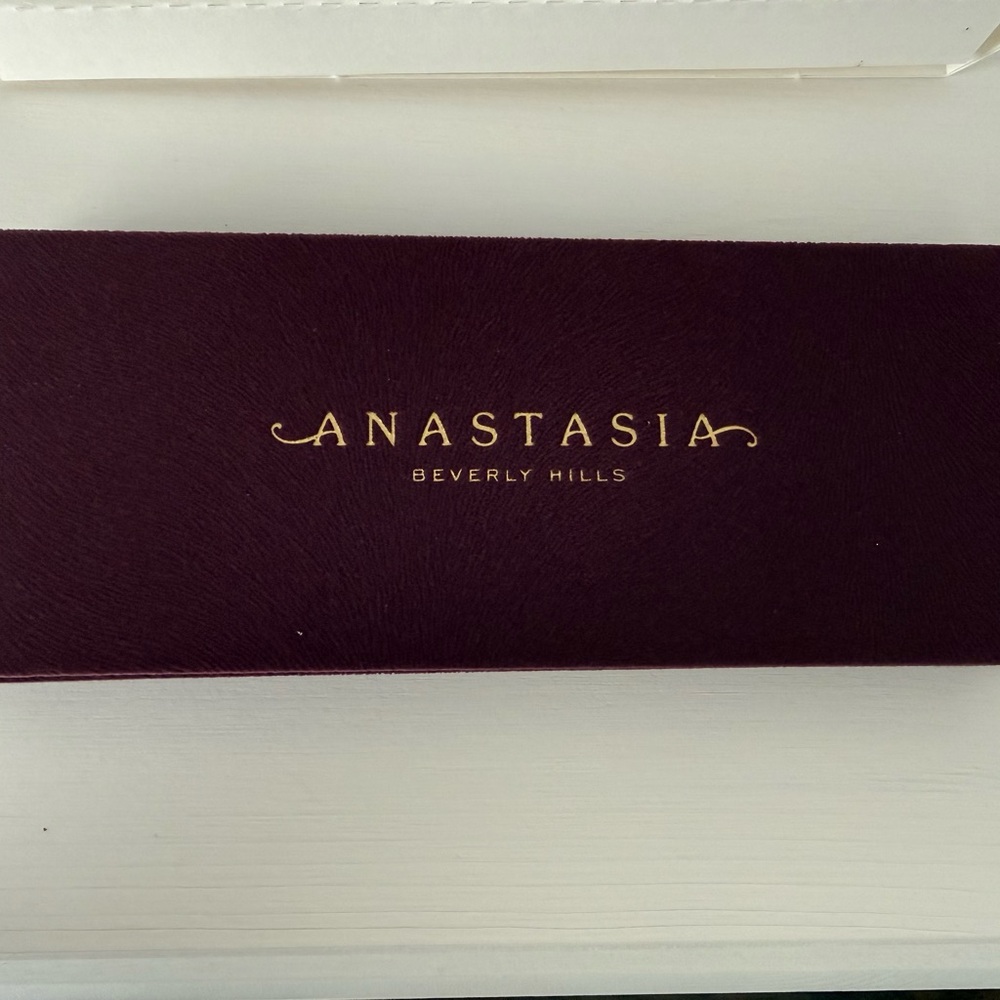 Anastasia Beverly Hills Jewel-Toned Eyeshadow Palette - Picture 5 of 8